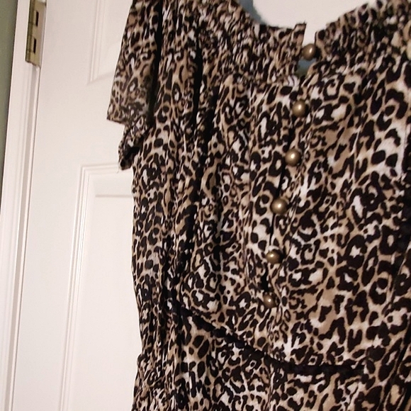 NWT Rewind Off-The-Shoulder Romper in Sandstorm - Picture 3 of 7